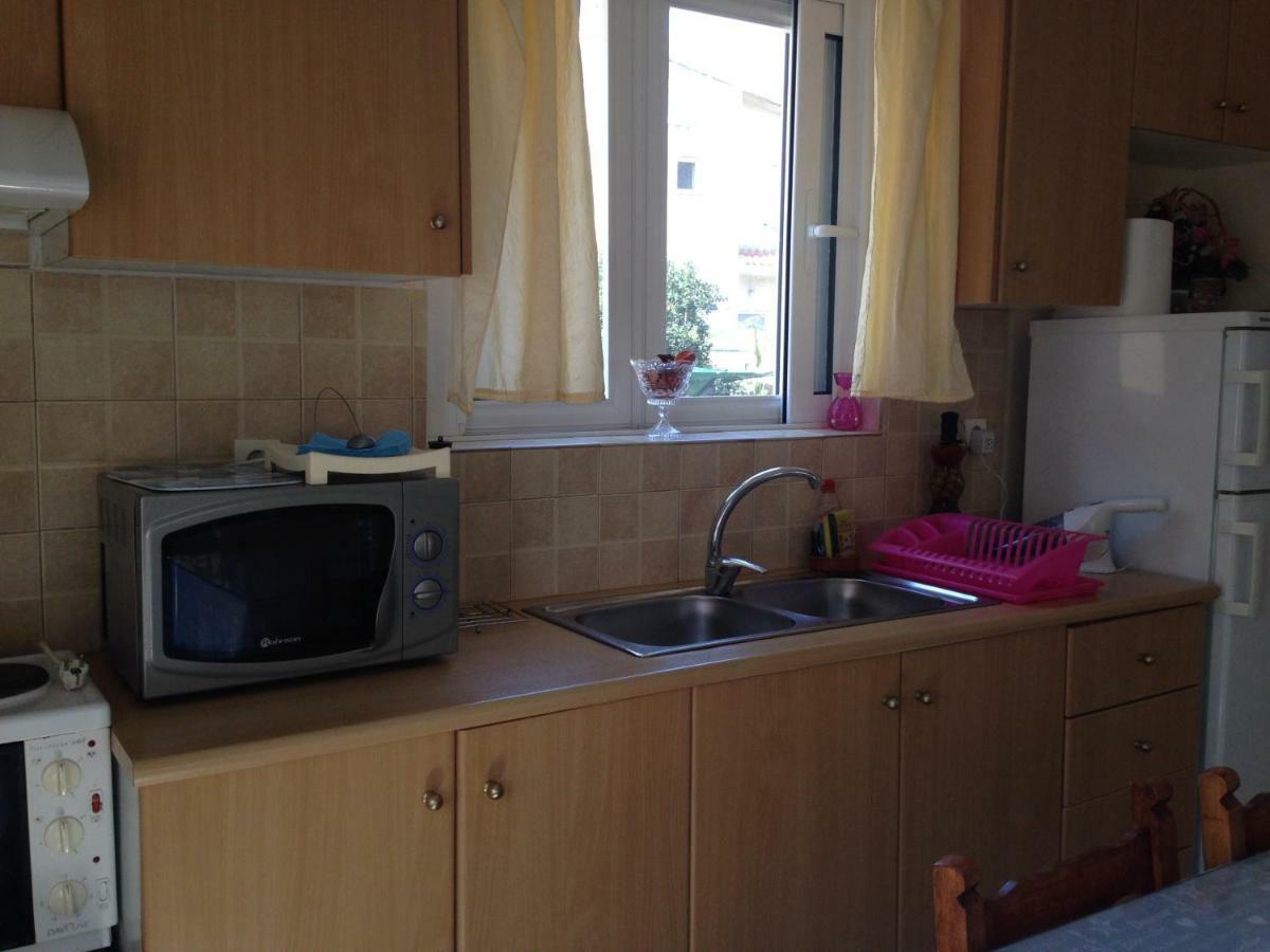 Evita Apartment Митикас Екстериор снимка