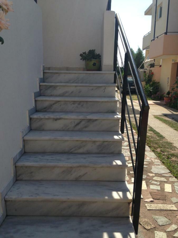 Evita Apartment Митикас Екстериор снимка